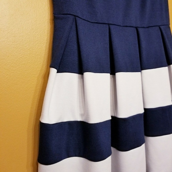 Altar'd State | Navy & White Colorblock Felicity Pointe Dress (Size Small) - Picture 6 of 8